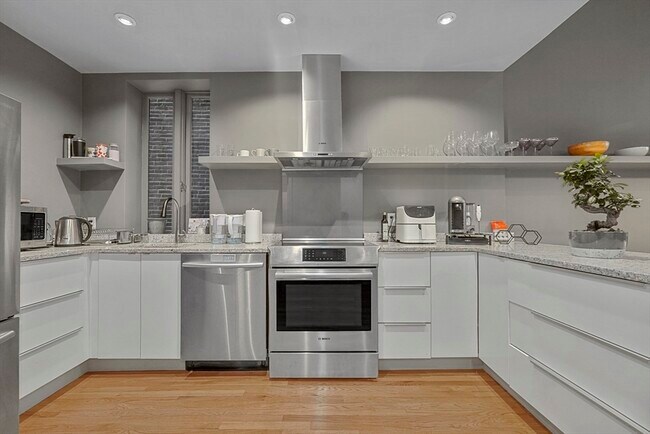 Photo - 70 Clarendon St Unit 1