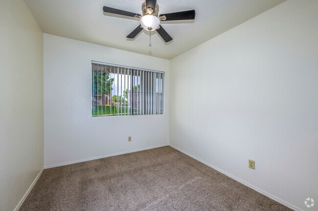 1BR, 1BA - 528SF - Bedroom