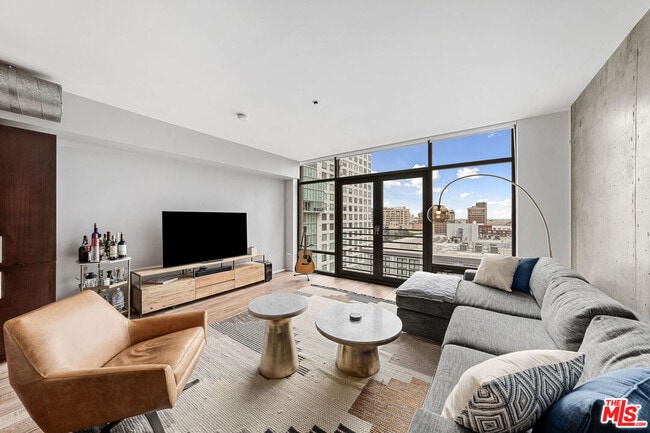 Photo - 1111 S Grand Ave Unit 1111