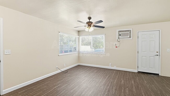 Photo - 2760 Coloma St Unit 03