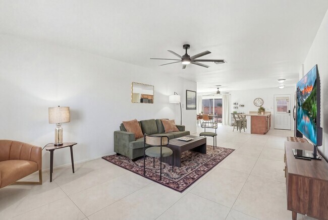 Photo - 313 E Riviera Dr