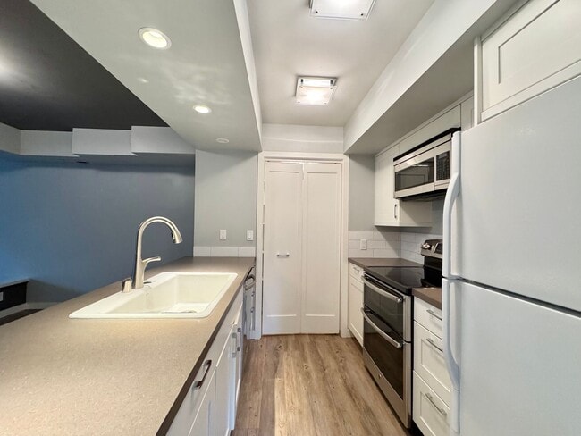 Photo - 1628 42nd Ave E Unit #A