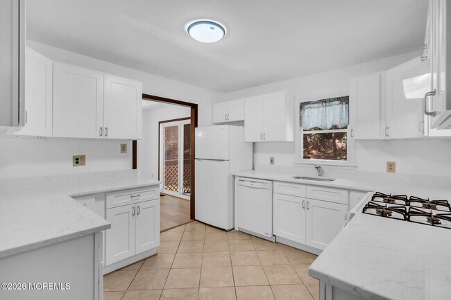 370 Cassville Rd