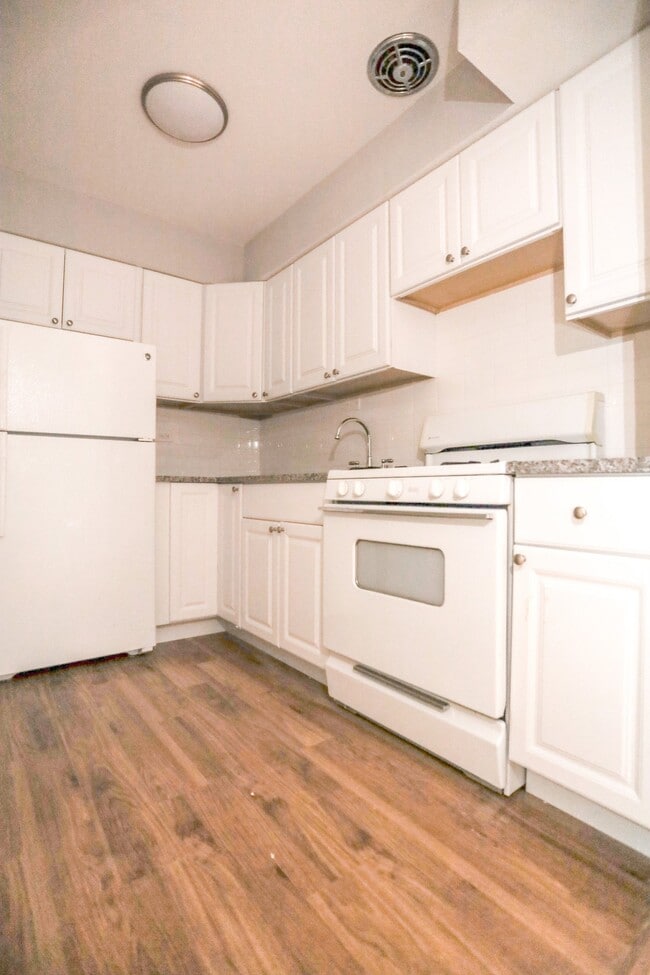 Photo - 2828 N Cambridge Ave Unit 10