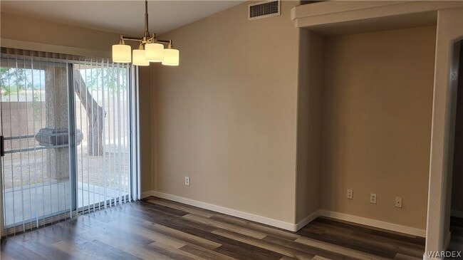 Photo - 2105 E Crystal Dr