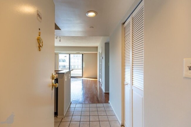 Photo - 1401 17th St NW