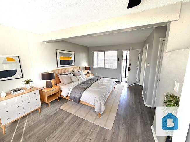 Building Photo - Renovated Studio Close to Downtown! - *$250.00 OFF MOVE IN SPECIAL* Unit 420-08