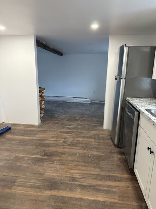 Photo - 129 E Market St Unit House