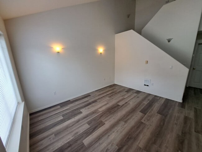 Photo - 2 Bed/2 Bath Apartment in NE Bend - Worthington Court Unidad 3