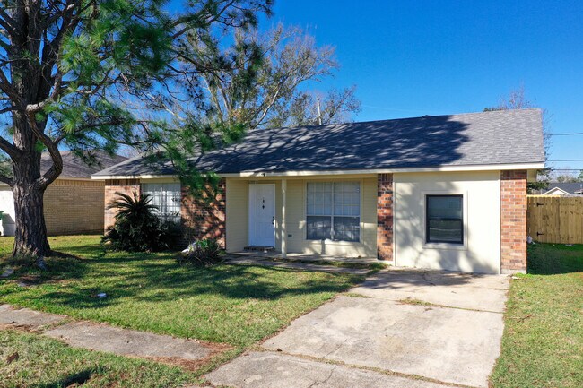 Photo - 1849 Cinclair Loop