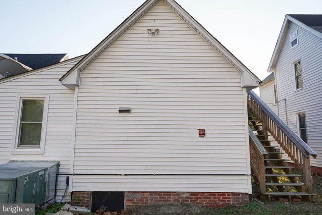231 Newton St