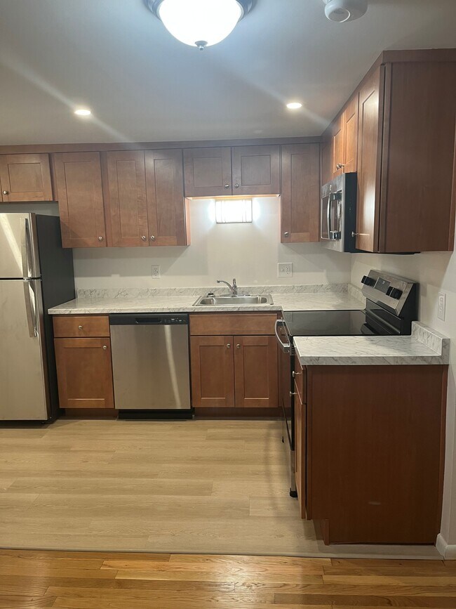 Photo - Azalea Court Apartments