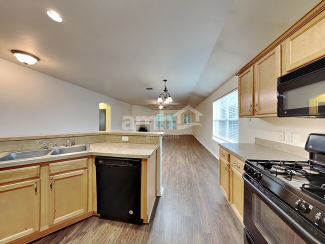 Photo - 3833 Pinebluff Ln