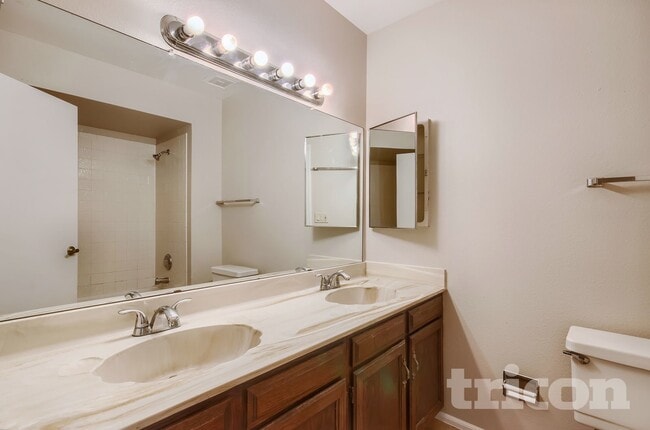 Photo - 4201 W Sunnyside Ave