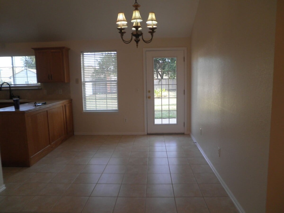 Photo - Nice 3 bedroom, 2 bath, 2 car garage in Noble