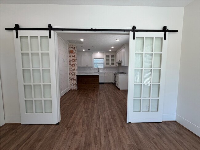 Photo - 402 W Third Street Unit