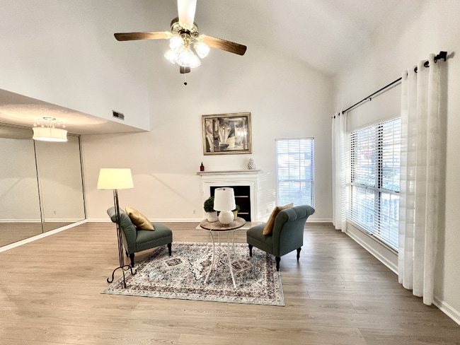 Photo - 117 Southampton Ct