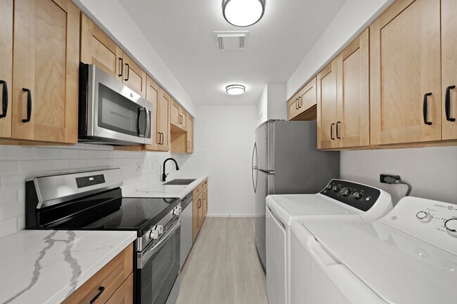 Photo - 7949 Ellinger Ln