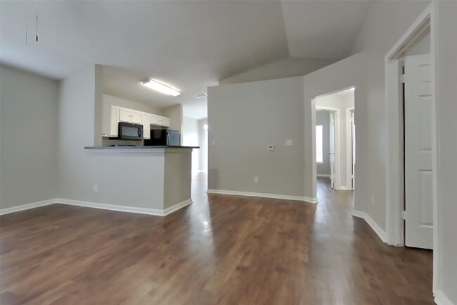 Photo - 3150 Kelling St
