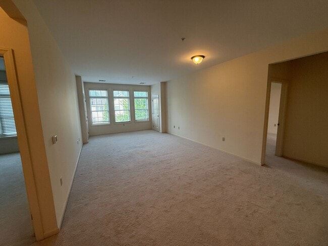 Photo - 2-Bedroom Townhome for professionals - The...