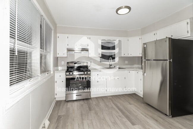 Photo - 1042 Lawndale Ave