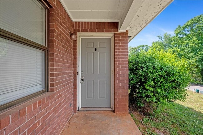 Photo - 233 Tanglewood Dr