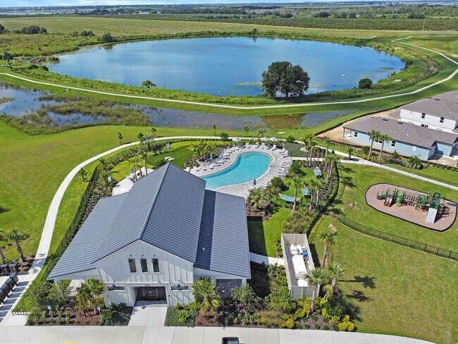 Photo - 437 Waterford Dr