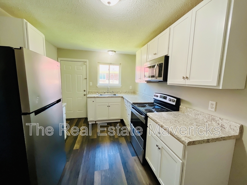 Photo - 289 Pine Avenue
