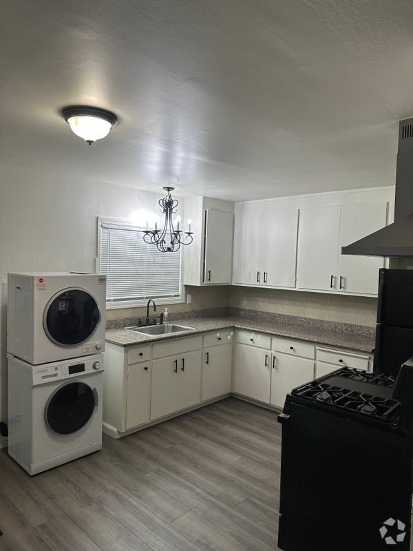 Building Photo - 847 S 47th St Rental