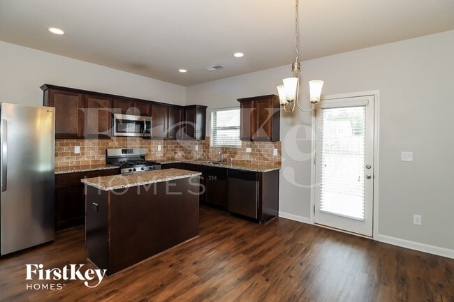 150 Oakwood Dr