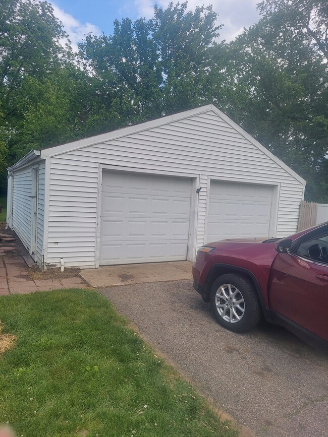 Photo - 827 Fairyland Ave