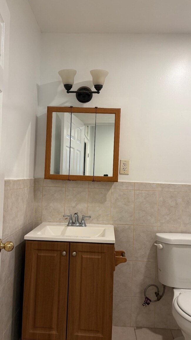 Photo - 339 Danforth Ave Unidad 1F