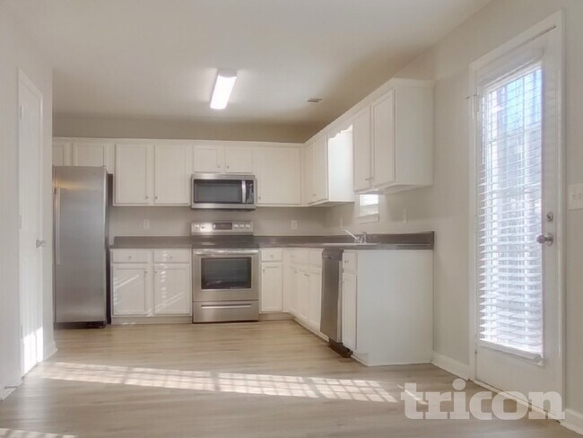 Photo - 613 Amberwood Dr