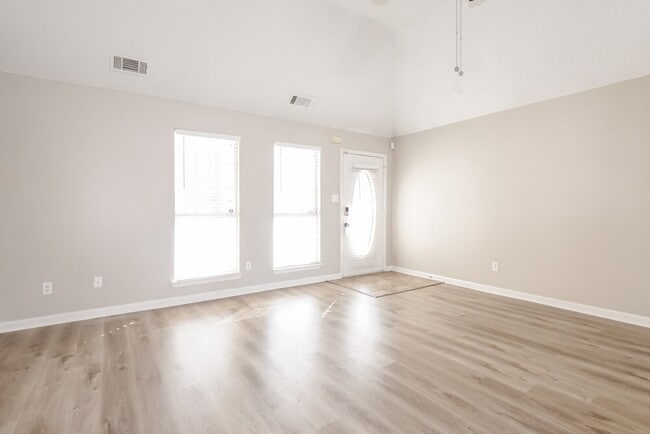 Photo - 5596 Walden Valley Cove