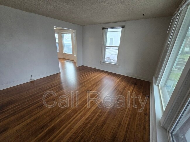 Photo - 1028 E Mission Ave Unit A