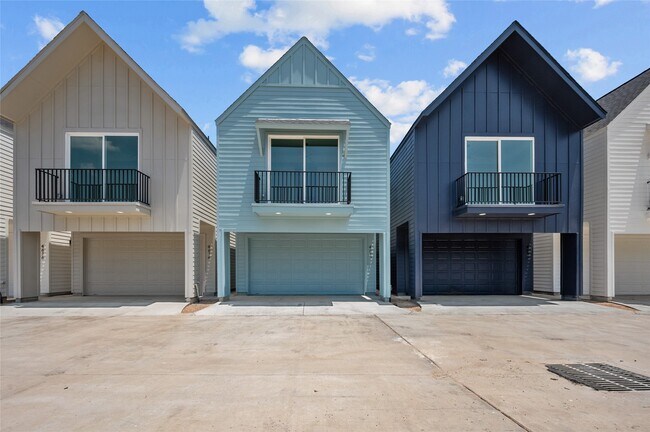Photo - 4612 Crown Grove Ln