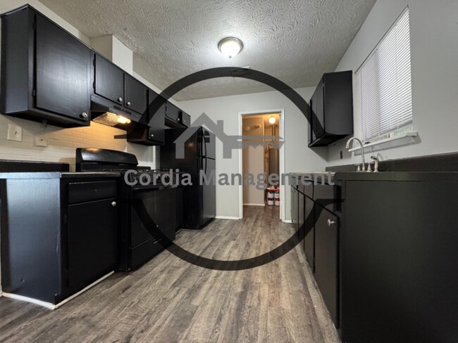 Photo - Fenced in 4 Bedroom 1.5 bathroom Home located in Jonesboro