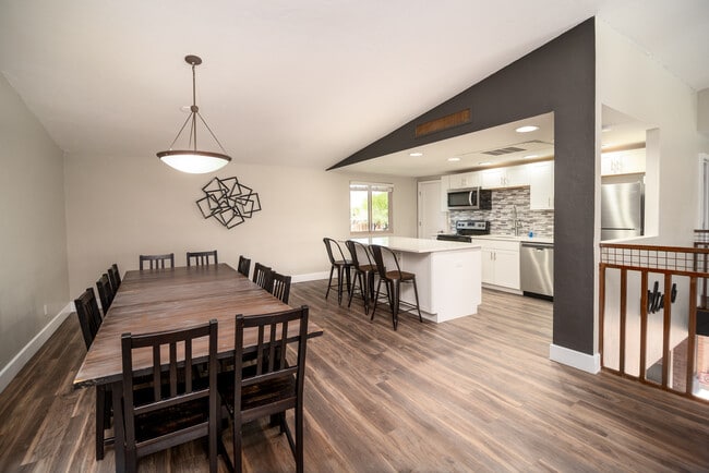 Photo - The Lakes Apartments