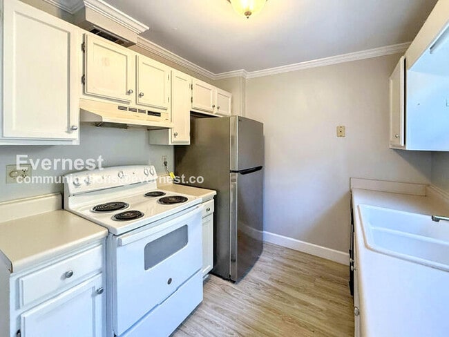 Photo - 713 Carr Ave