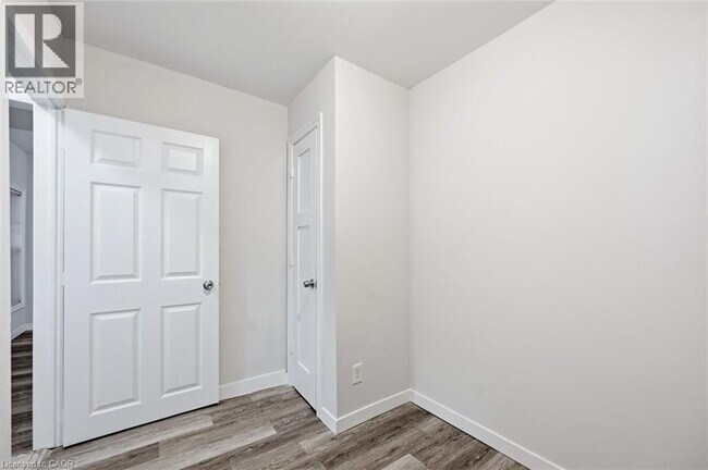 Photo - 13 Westinghouse Ave