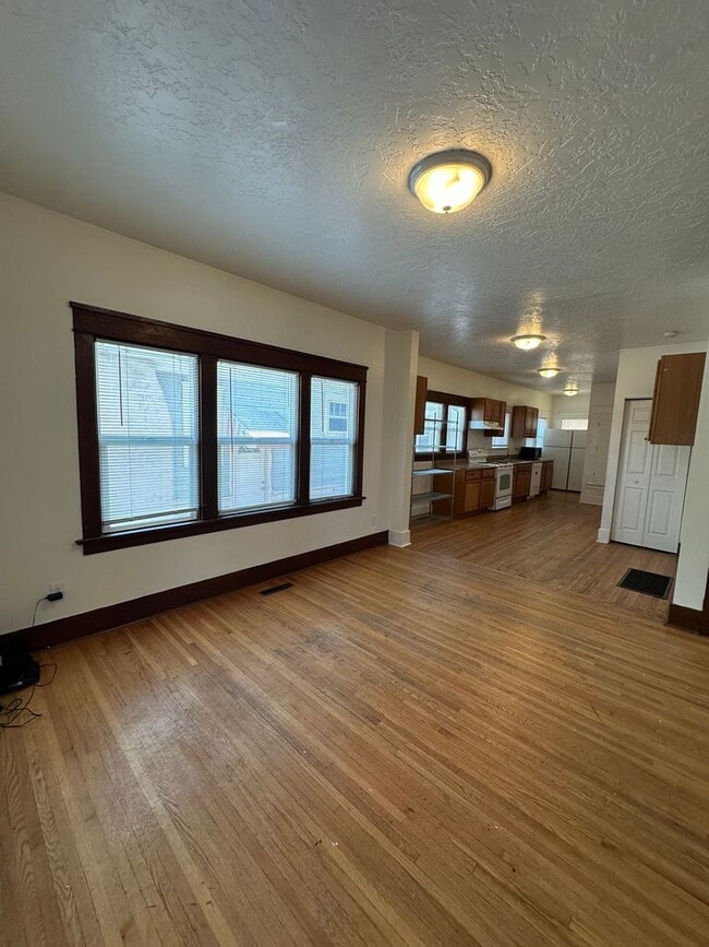 Photo - 2037 8th Ave