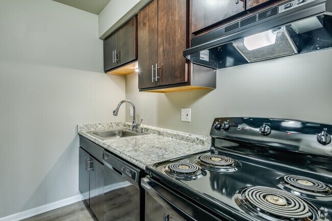 2 BR, 2 BA - 1,000SF