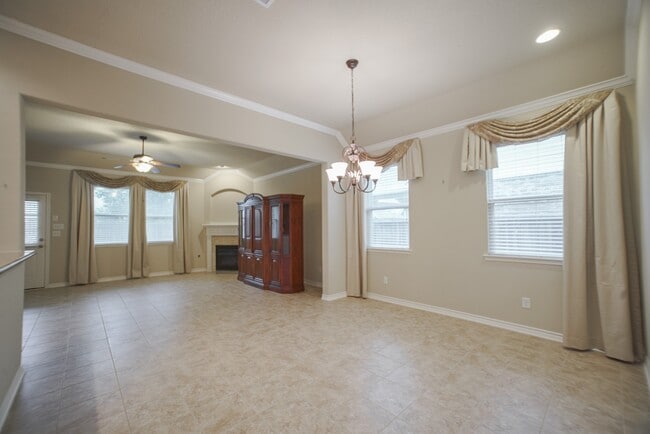 Photo - 34 Tidwillow Pl