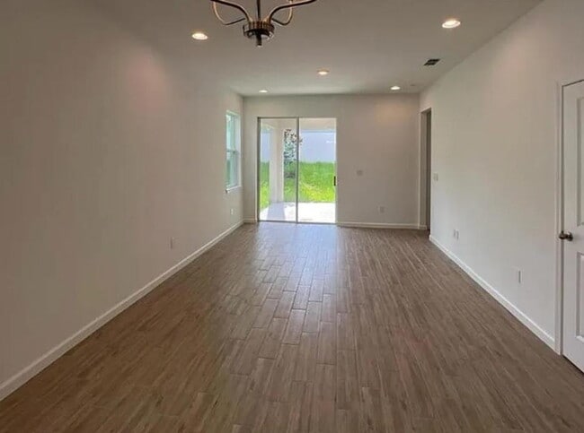 Photo - Spacious & Modern 4-Bed Home in Hartwood Landing – Minutes from Orlando!