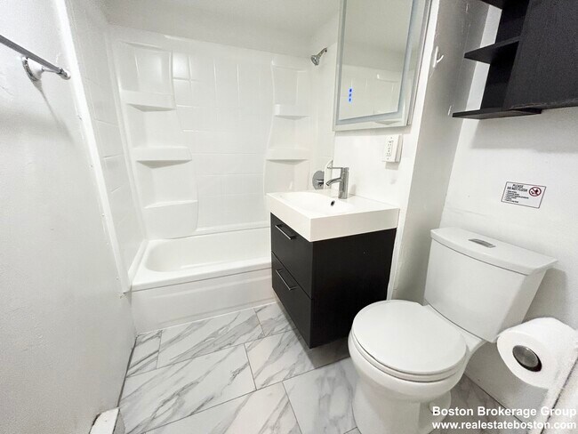 Photo - 7 Warwick St