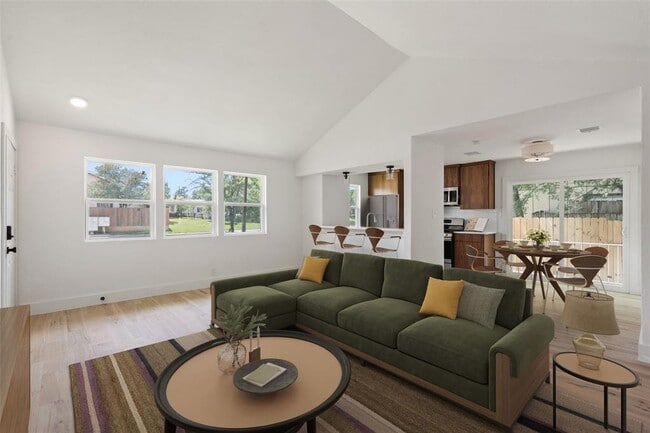 Building Photo - 1800 Nicole Cir Unit B