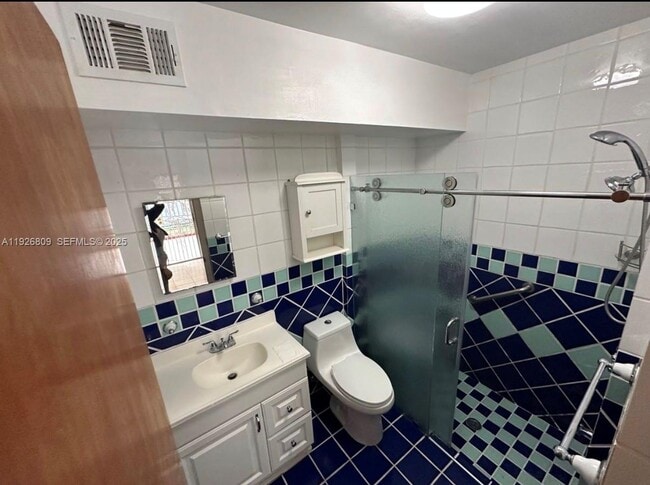 Building Photo - 3894 NW 5th St Unit 3