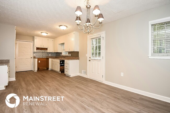 Photo - 220 Carmichael Rd