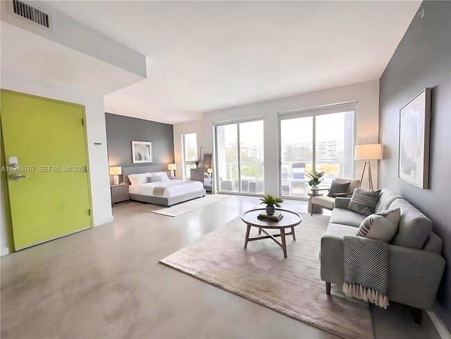 Building Photo - 765 NW 1st St Unit 301