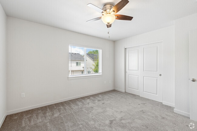2BR, 2BA - 1,015SF - Primary Bedroom